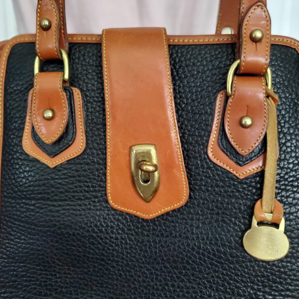 Vintage Dooney and Bourke Turn Lock Shoulder Bucket Bag - Picture 3 of 13